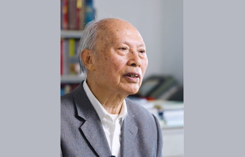 耄耋之年，他依然奮戰在信息科學領域“第一線”！