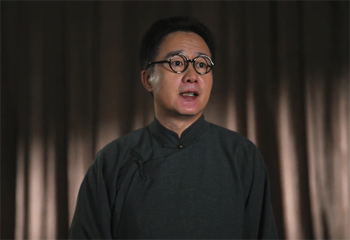 “捧著一顆心來，不帶半根草去”，把教育家陶行知的故事講給孩子聽